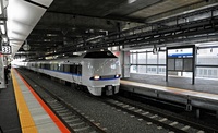 北陸新幹線敦賀駅、特急ホームの整備ほぼ完了　試運転で車両が初入線　新幹線と在来線が接続