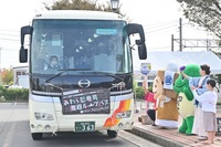 あわら温泉と福井県立恐竜博物館結ぶバス運行　直行便と周遊の2ルート、2次交通充実へ福井県が実証開始