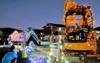 ショベルカーやトラック…重機5台を11000個の光で装飾　建設団体がイメージアップへ企画、福井県小浜市