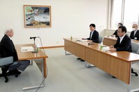 関西電力の核燃料搬出計画、福井県の美浜町長と敦賀市長はどう評価　副知事との面談で見解