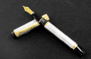 A high-class fountain pen manufactured using 