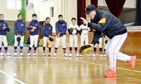 「満塁男」駒田徳広さんが説く投手心理を見越す心の余裕　巨人3軍監督、福井の中学生に野球指導