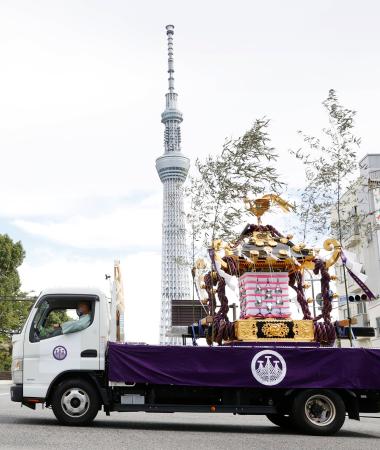 浅草の三社祭 みこしは車で移動 コロナ対策 ５カ月遅れの開催 全国のニュース 福井新聞online