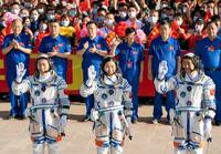 中国、有人宇宙船を発射