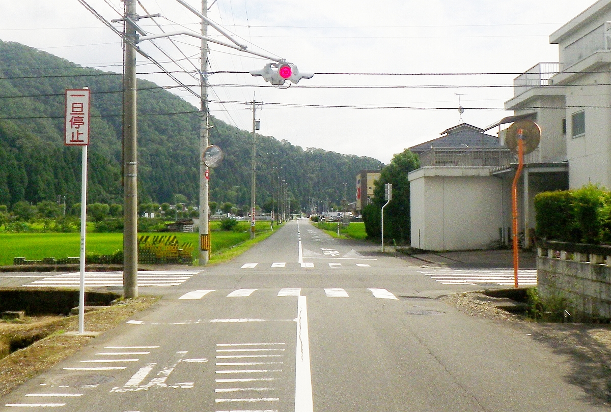 赤色、黄色の１灯信号機はどこへ　福井県は5年間で半減、撤去が進む訳