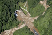 北陸道下り線の通行止め8月末解除見込み、上り線は10日　中日本高速道路
