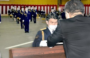 県警察学校卒業式、24人…