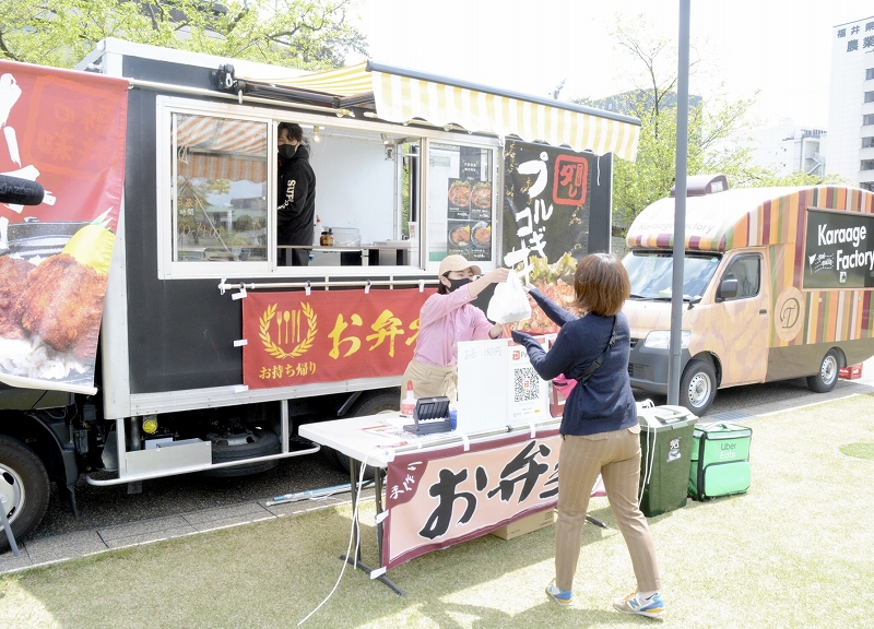７台のキッチンカーで日替わりランチ　「ソースカツ丼」など福井県内の公園で提供