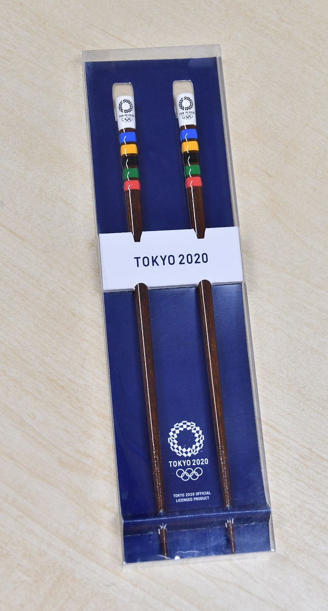 東京五輪×伝統工芸、公式の若狭塗箸が人気　職人技で五輪のシンボルカラー表現