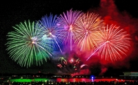小浜湾の夜空彩る4千発　若狭マリンピア花火大会、3年ぶりに開催